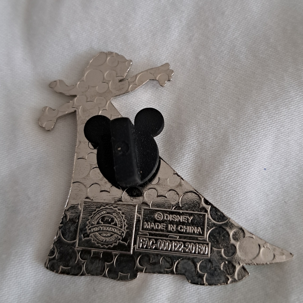 Disney Pins - Picture 4 of 5